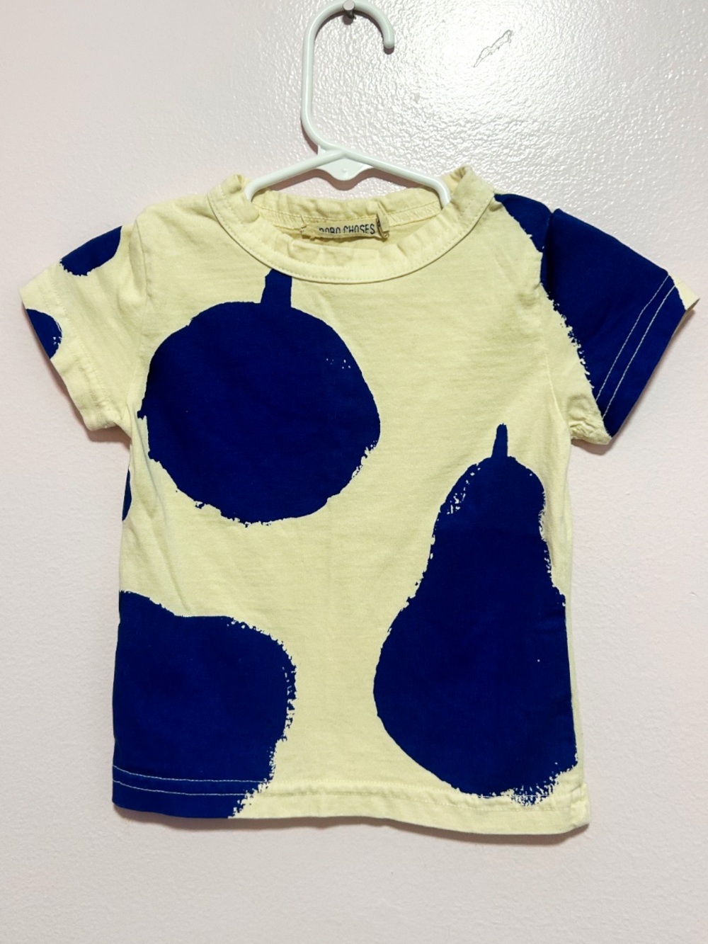 Bobo Choses Cream and Blue Fruit Print Tee Sz 6-12 Mo
